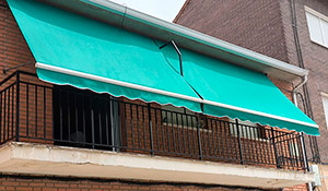 Toldos en Miralcampo.