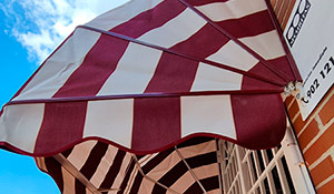 Toldos en Miralcampo.